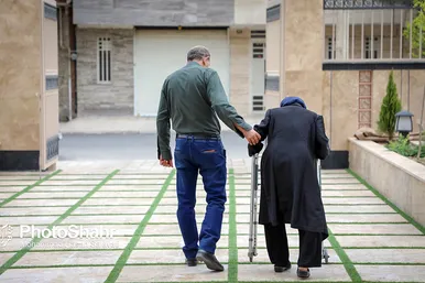واکسیناسیون سالمندان بالای ۸۰ سال در مشهد