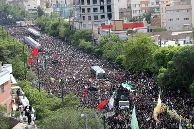 تشییع پیکر رئیس‌جمهور و شهدای خدمت در مشهد - 2