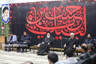 دیدار جمعی از خبرنگاران و کارمندان مؤسسه فرهنگی شهرآرا با نماینده ولی‌فقیه در خراسان‌رضوی