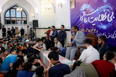 آخرین روز اعتکاف نوجوانان دهه هشتادی در حرم مطهر رضوی