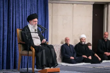 گزارش تصویری | سخنرانی رهبر معظم انقلاب در مراسم عزاداری شهادت امام رضا(ع)