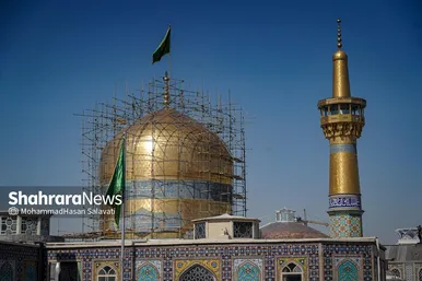 گزارش تصویری | شست‌وشو و غبارروبی گنبد مطهر حرم امام رضا (علیه‌السلام)