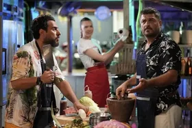 سام درخشانی و محسن کیایی با &laquo;ماجراجویی در جزیره جیمزباند&raquo; به سینماها آمدند + پوستر و خلاصه داستان
