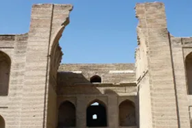 مصلای تاریخی طرق در تسخیر معتادان و تیله&zwnj;بازان