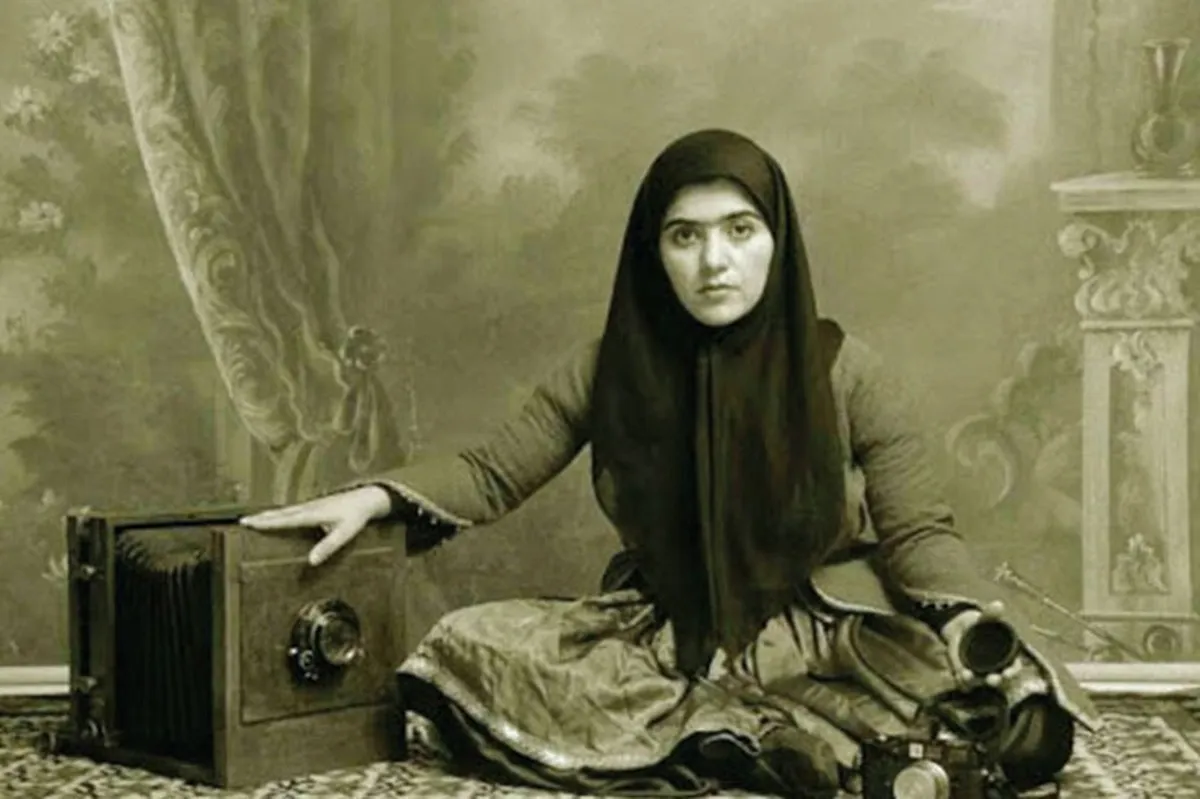 نخستین زن عکاس در مشهد