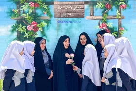 گفتگو با دانش&zwnj;آموزان مدرسه&zwnj;ای در حاشیه شهر | ای معلم! به وسعت نامت سپاس