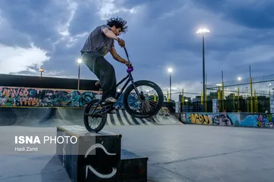 گزارش تصویری | ورزش‌های خیابانی؛ دوچرخه سواری BMX در جنوب تهران