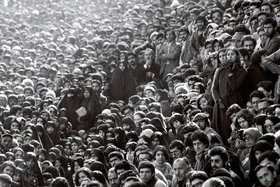 کتاب&zwnj;هایی درباره انقلاب | کالبدشکافی انقلابی که نظریه پردازان را غافلگیر کرد