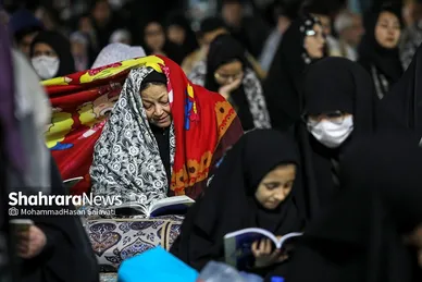 مراسم احیاء شب ۱۹ ماه رمضان در حرم مطهر رضوی