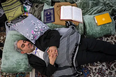آیین معنوی اعتکاف در حرم امام رضا (ع)