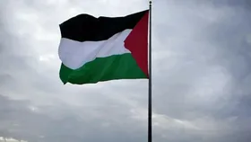 اهتزاز پرچم فلسطین در سفارت فلسطین در لندن + فیلم