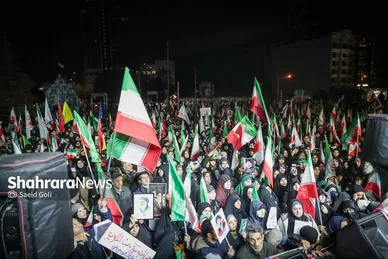 گزارش تصویری | خروش مردم انقلابی مشهد در آخرین چهارشنبه سال ۱۴۰۴ در میدان هفت‌تیر
