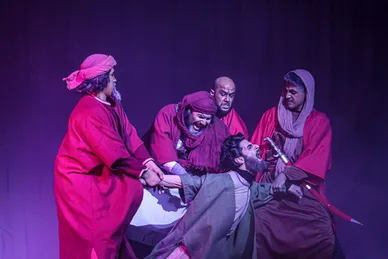 نمایش آئینی «نگین شکسته»
