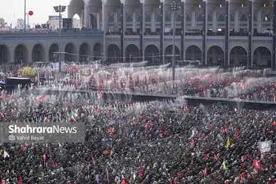 گزارش تصویری | اقامه نماز بر پیکر رهبر شهید و خانواده ایشان با حضور میلیونی عاشقان