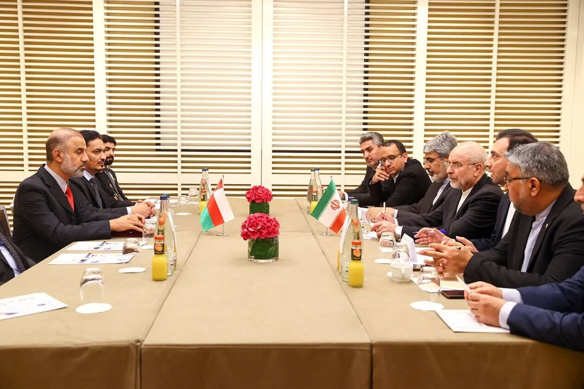 رئیس مجلس در دیدار با رئیس شورای عمان: همگان از فریبکاری و بی‌صداقتی آمریکایی‌ها درس بگیرند