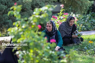 مادران انتظار | عکس‌هایی از مادران کنکوری‌ها پشت درهای بسته