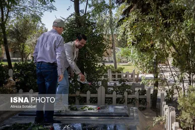 عکس‌هایی از حضور جمعی از سینماگران در قطعه هنرمندان