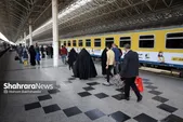 دعای مشترک مسافران قطار؛ پیروزی ایران، نخستین آرزوی زائرانی است که پا به مشهد می‌گذارند