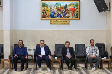 دیدار مسئولان و خبرنگاران شهرآرا با امام جمعه مشهد