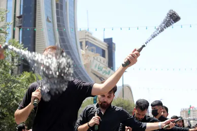 عزاداری روز عاشورا در خیابان امام رضا علیه السلام مشهد