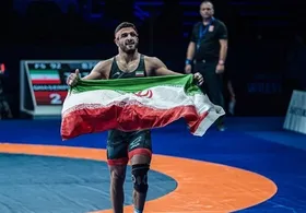 صف کودکان آمریکایی برای امضا گرفتن از کامران قاسم&zwnj;پور + فیلم