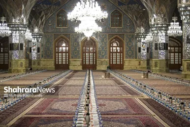 گزارش تصویری | ضیافت افطار دختران روزه اولی در حرم مطهر امام رضا(ع)