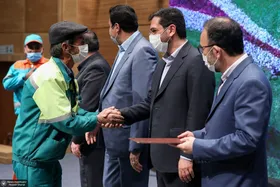 شهردار مشهد در مراسم تقدیر از دست&zwnj;اندرکاران ستاد استقبال از بهار ۱۴۰۱: امروز اکثر پروژه&zwnj;های عمرانی حائز اهمیت به بهره&zwnj;برداری رسید