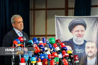 عکس‌هایی از سومین روز ثبت‌نام کاندیداهای چهاردهمین دوره انتخابات ریاست‌جمهوری ۱۴۰۳