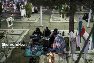 گزارش تصویری | مراسم احیای سومین شب قدر در جوار گلزارشهدای بهشت‌رضا(ع) (۳ فروردین ۱۴۰۴)