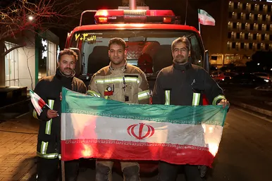 شادی مردم مشهد بعد از برد تیم ملی ایران مقابل ژاپن