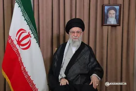 سومین پیام تلویزیونی رهبر معظم انقلاب اسلامی: رژیم صهیونی در زیر ضربات جمهوری اسلامی تقریباً از پا درآمد و لِه شد | آمریکا دستاوردی از این جنگ نداشت (۵ تیر ۱۴۰۴)