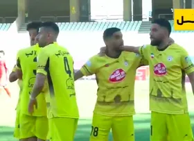 گل اول فجرسپاسی به پرسپولیس در دقیقه ۸ (۲۸ دی ۱۴۰۴) + فیلم