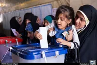 بیانات مقام معظم رهبری درباره حضور موثر بانوان در انتخابات | نقش بانوان در مقدرات اساسی کشور