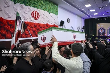 گزارش تصویری | مراسم وداع با پیکر مطهر شهدای سنگر خیابان