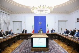 رئیسی: مسیر تامین بودجه بدون استقراض از بانک مرکزی تداوم یابد