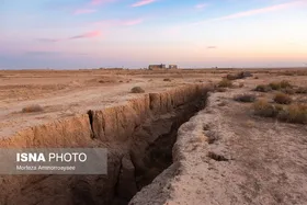 گزارش تصویری | عمیق&zwnj;ترین شکاف فرونشست کشور - نیشابور
