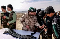 مستندمسابقه تلویزیونی، شکل جدید آموزش درس آمادگی دفاعی | عضویت ۳۷۰ هزار نفر در بسیج دانش‌آموزی خراسان رضوی