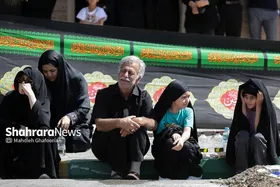 آیین تعزیه خوانی و خیمه سوزان عاشورا در محله دندانپزشکان مشهد