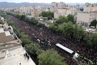 تشییع پیکر رئیس‌جمهور و شهدای خدمت در مشهد - 2