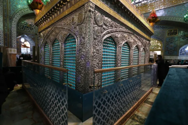تسهیل زیارت در روضه منوره رضوی