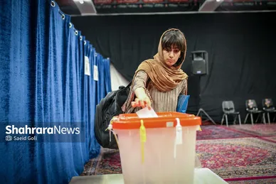 عکس‌هایی از دور دوم انتخابات ریاست جمهوری در مشهد (۴)