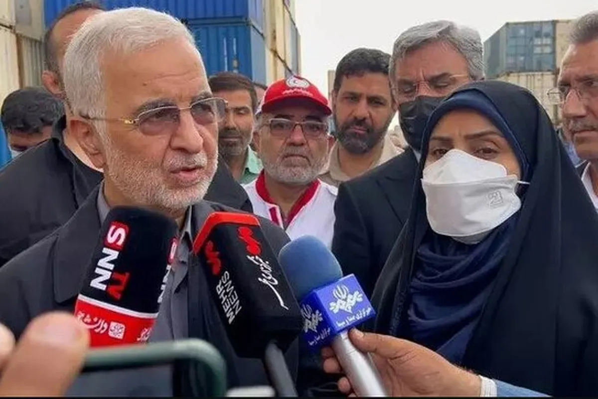 وزیر کشور از مهار ۸۰ درصدی حریق بندر شهید رجایی خبر داد