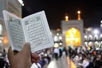 توزیع ۵۰۰ هزار کتب ادعیه طی شب‌های قدر بین زائران و مجاوران حرم رضوی