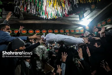 مراسم تدفین پیکر ۳ شهید گمنام در میدان شهدا مشهد