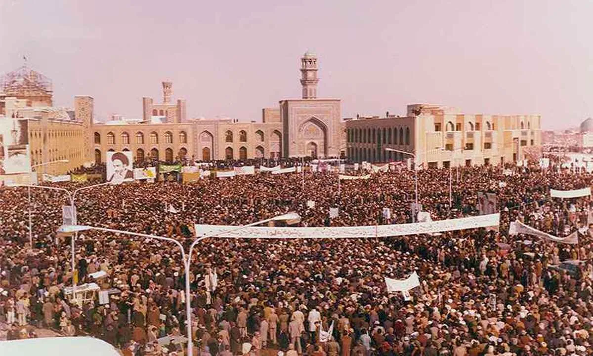 گذری بر تاریخ متفاوت‌ترین خطبه خوانی شب عاشورا در حرم مطهر رضوی به سال ۱۳۵۷