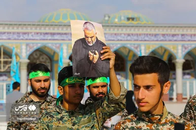 صبحگاه مشترک نیرو‌های مسلح در مسجد جمکران