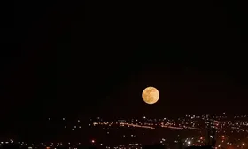چهارشنبه (۲۲ تیر ۱۴۰۱)، زمان دیدن بزرگ&zwnj;ترین ابَرماه سال را از دست ندهید