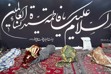 زائران پیاده حرم امام رضا (ع)
