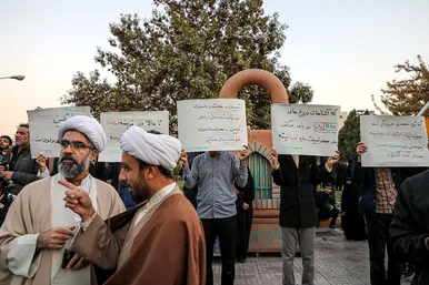 تشییع با شکوه 3 شهید مدافع امنیت در مشهد