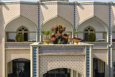 گل‌آرایی حرم مطهر رضوی در آستانه عید نوروز